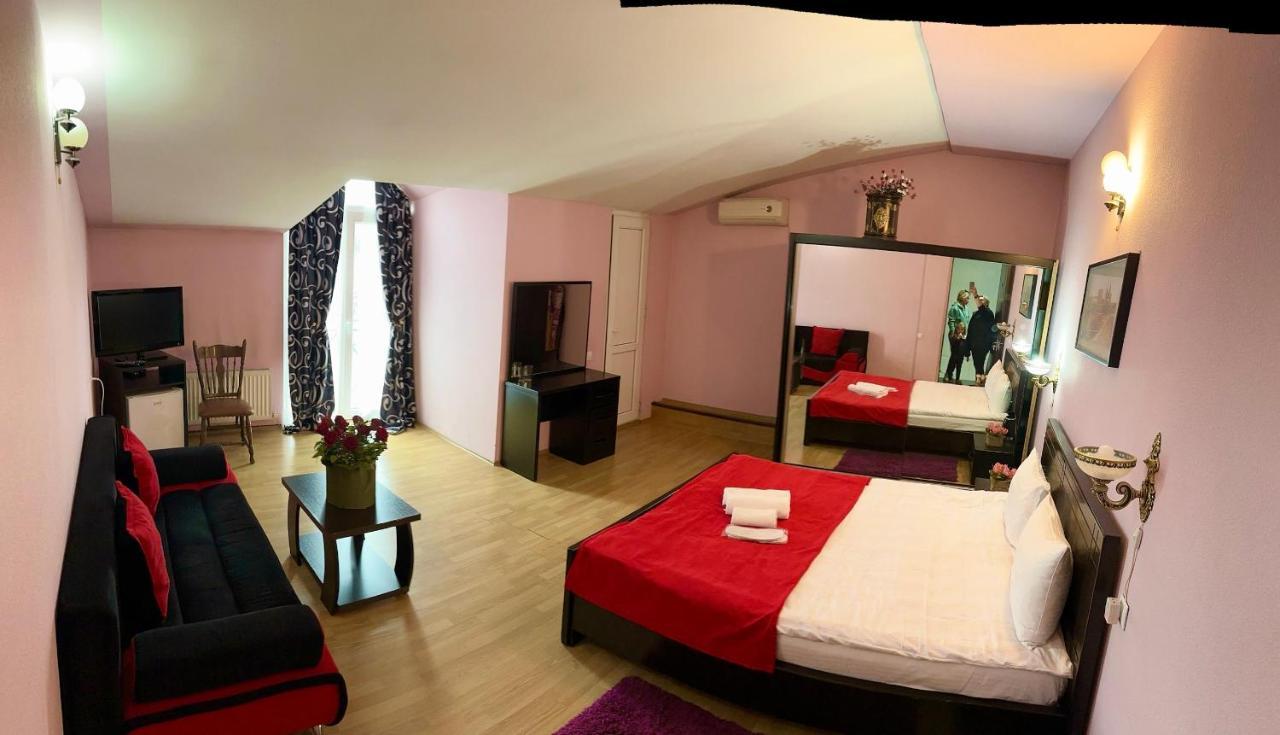 Qeroli Old Town Hotel Тбилиси Екстериор снимка