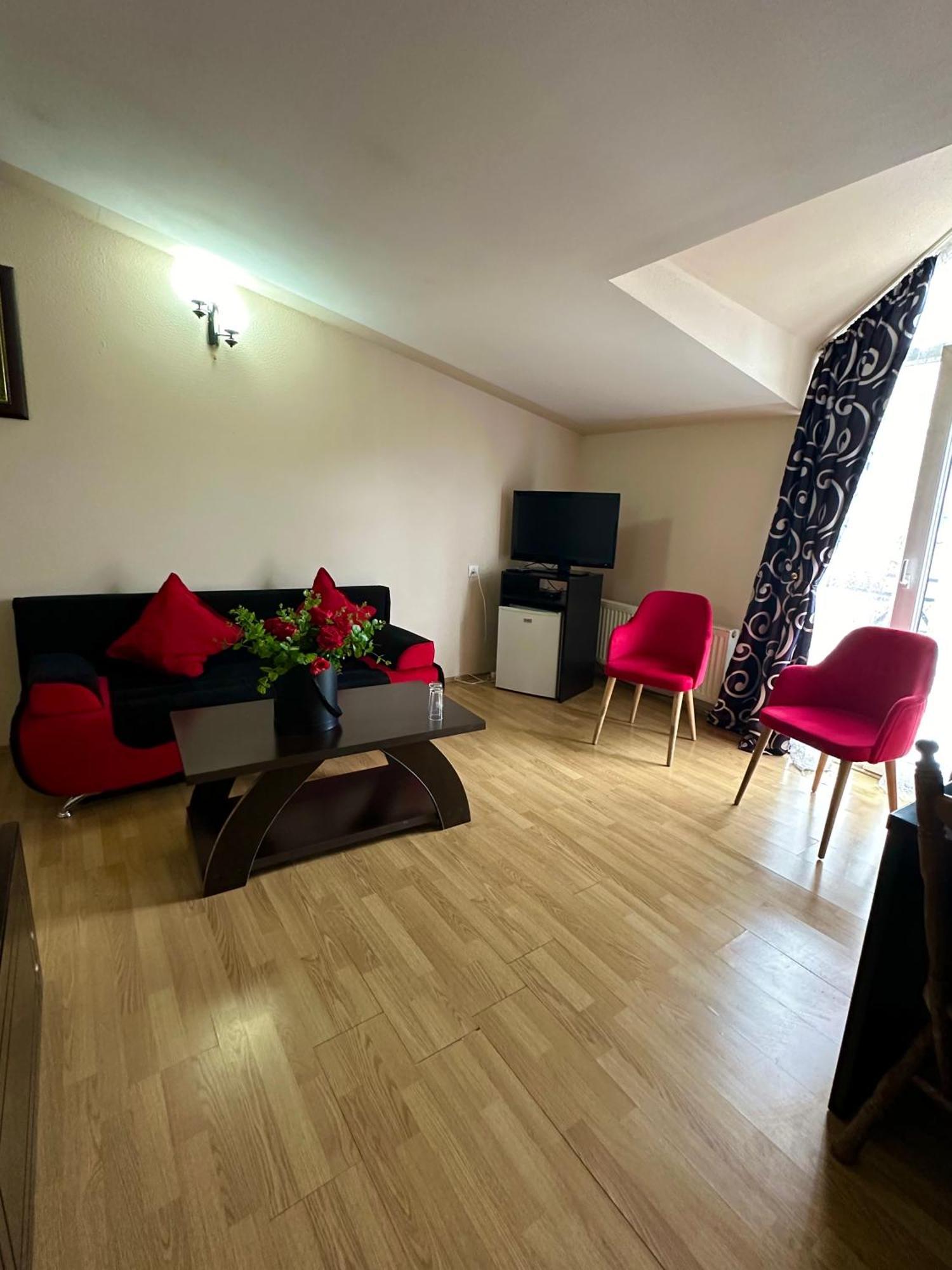 Qeroli Old Town Hotel Тбилиси Екстериор снимка