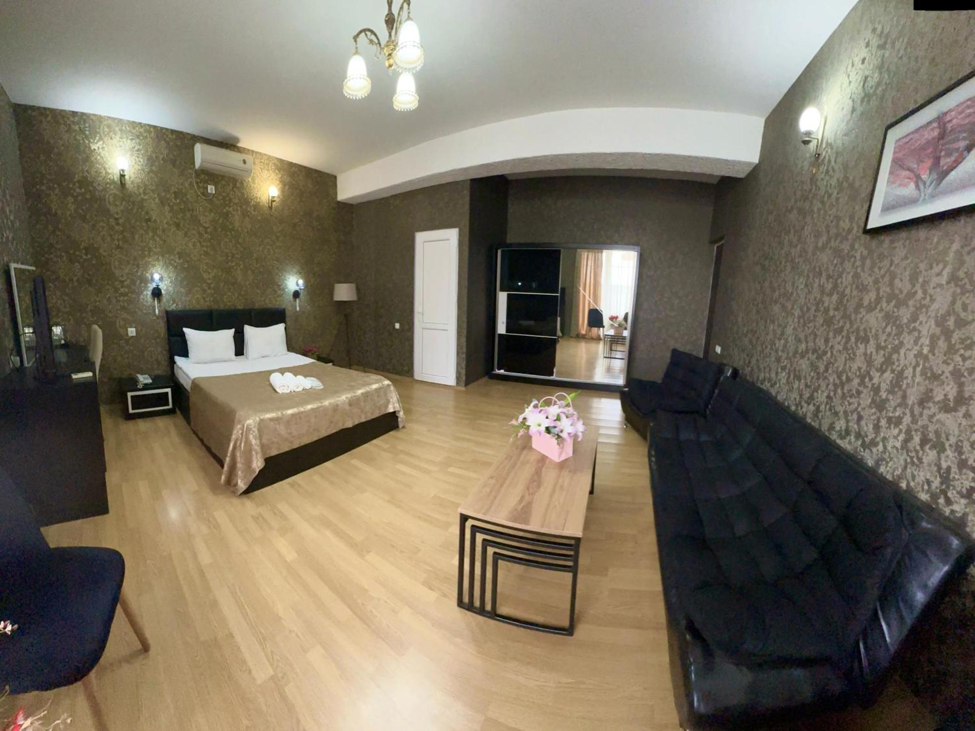 Qeroli Old Town Hotel Тбилиси Екстериор снимка
