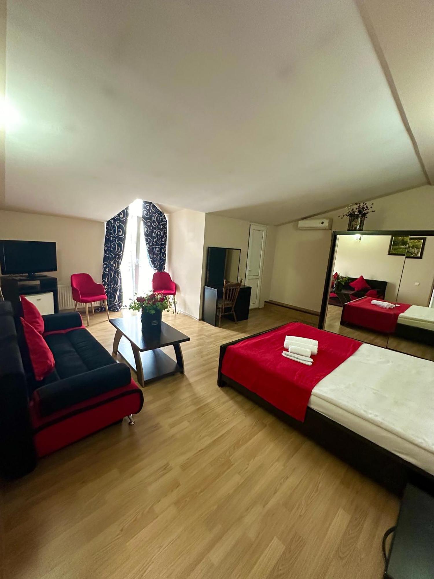 Qeroli Old Town Hotel Тбилиси Екстериор снимка